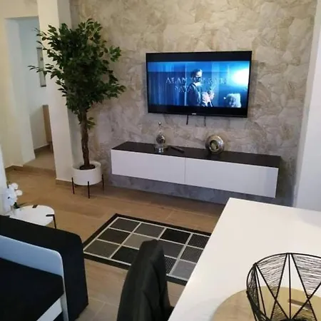 Apartment L&l
